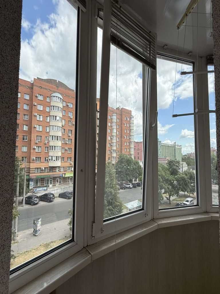 2к. квартира, Небесної сотні, новобудова з котлом, 73м2