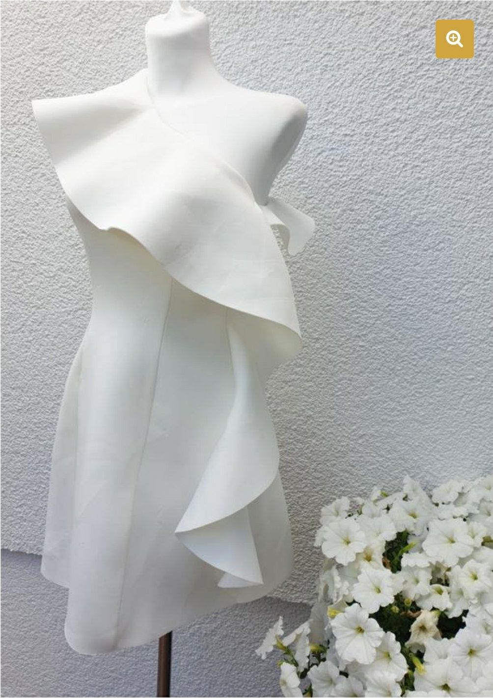 Sukienka Asos biała piankowa pianka falbana mini L 40
