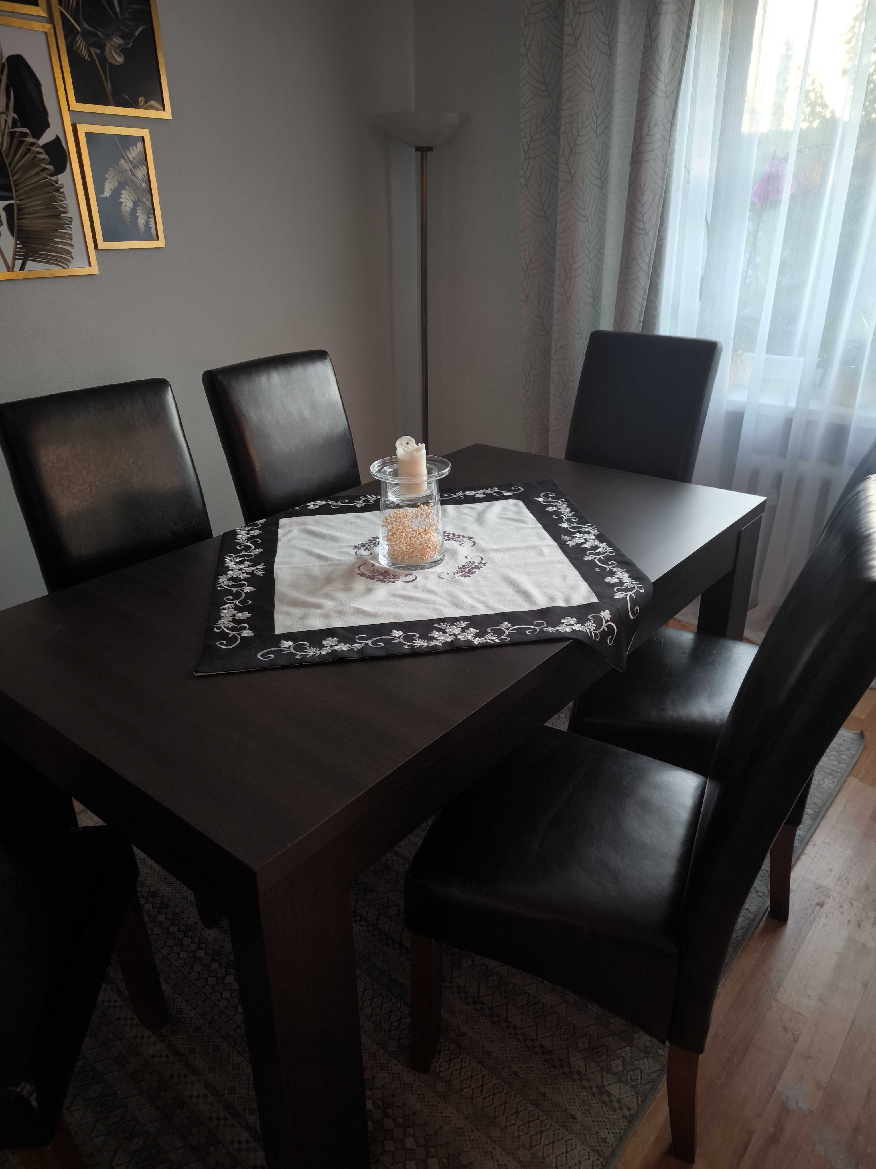 Stół i 8 krzeseł do salonu
