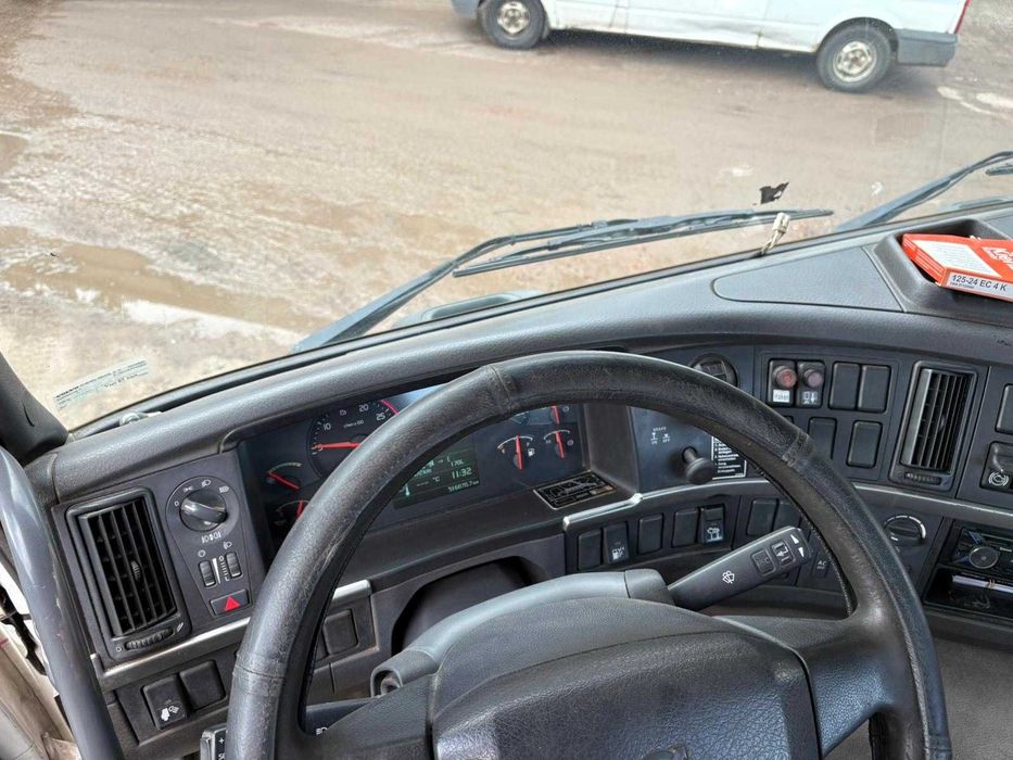 Bramowiec VOLVO FM 300