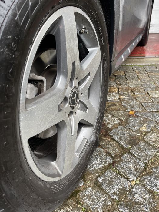 Vendo pneu Continental 235/50 R18
