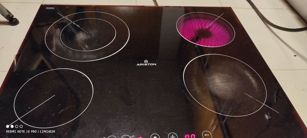 Placa vitrocerâmica Ariston