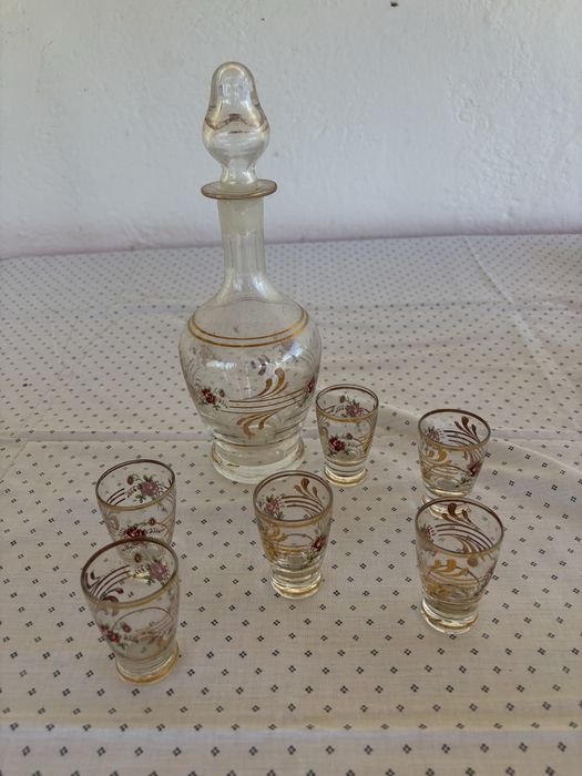 Conjunto licor com 6 copos