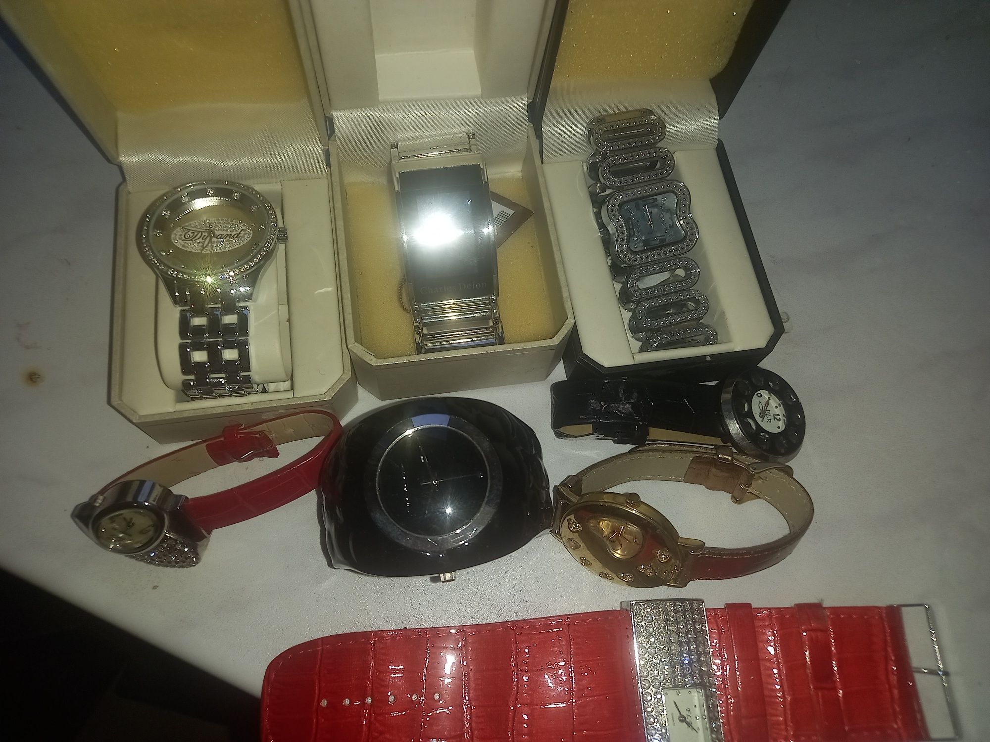 Zegarki z różnych firm