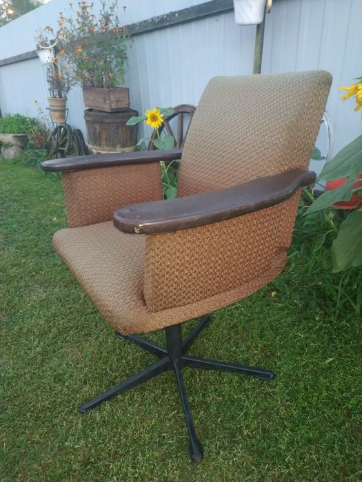 OKAZJA Retro fotel obrotowy KOS Lubuska Fabryka Mebli Świebodzin z PRL
