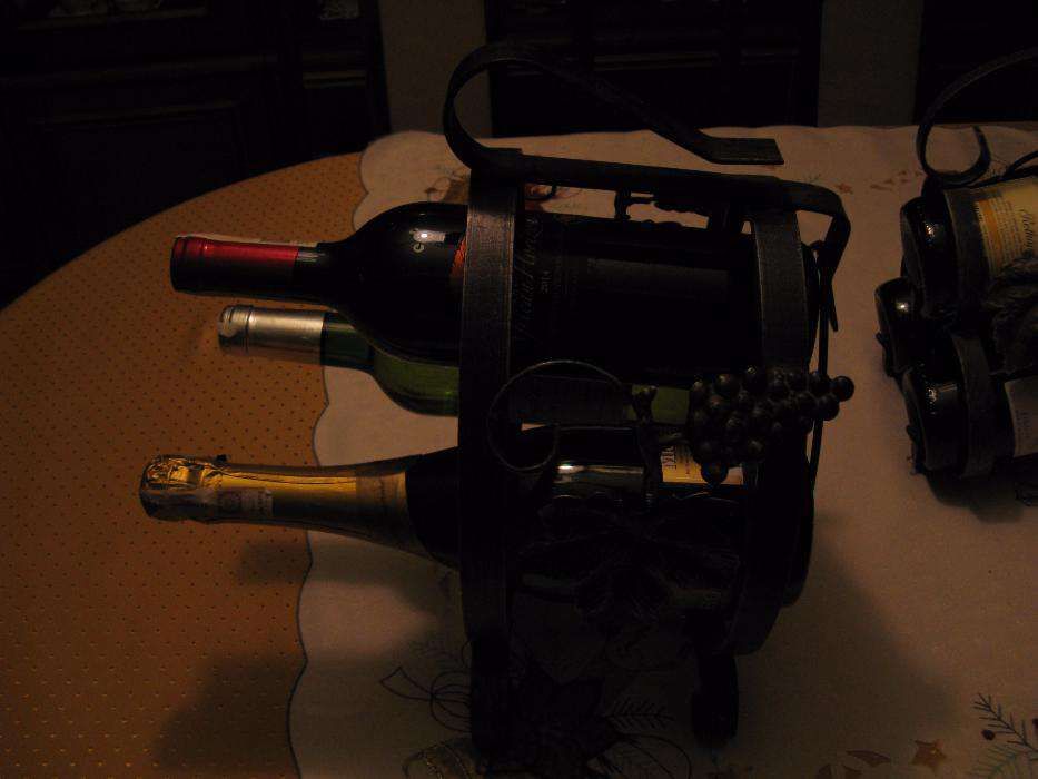 stojak na butelki ,kute żalazo