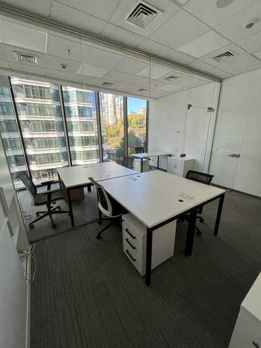 Мебльований офіс в БЦ преміум-класу, метро Звіринецька