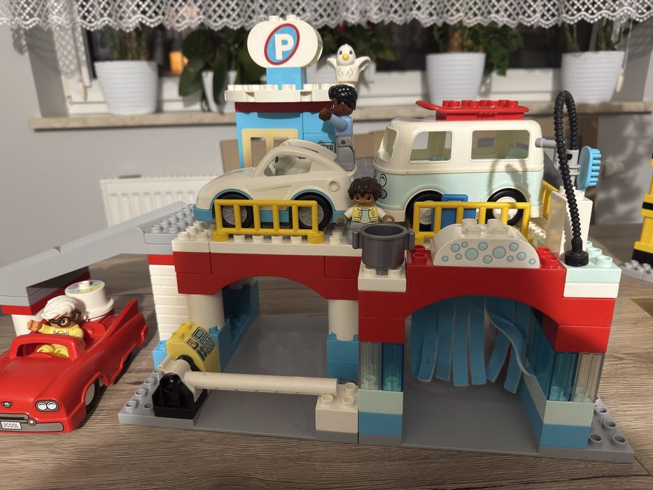 LEGO DUPLO parking i myjnia samochodowa 10948