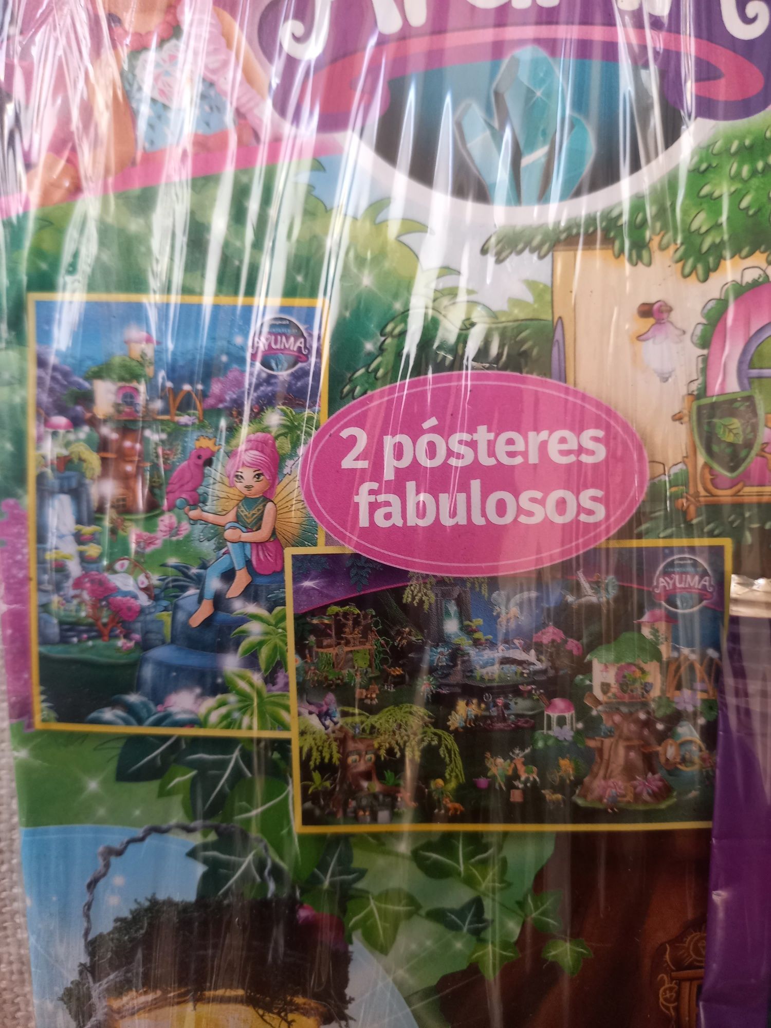 Revista Playmobil n°1 , Nova, contém boneca e  2 posters