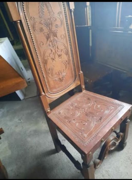 Mesa de Jantar + 8 Cadeiras