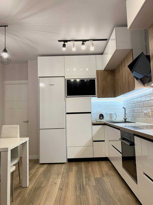 Продам  2-к квартиру  у ЖК Пролисок,Героїв Харкова, 162 (код22020)