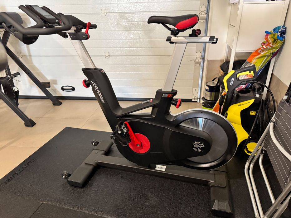 Bicicleta Indoor Life Fitness IC5 – Profissional, como nova
