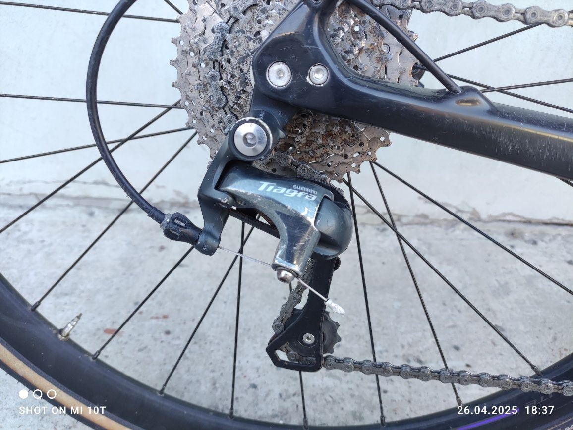 Карбоновий карбон Гравел, фітнес байк, велосипед
Specialized Sirrus