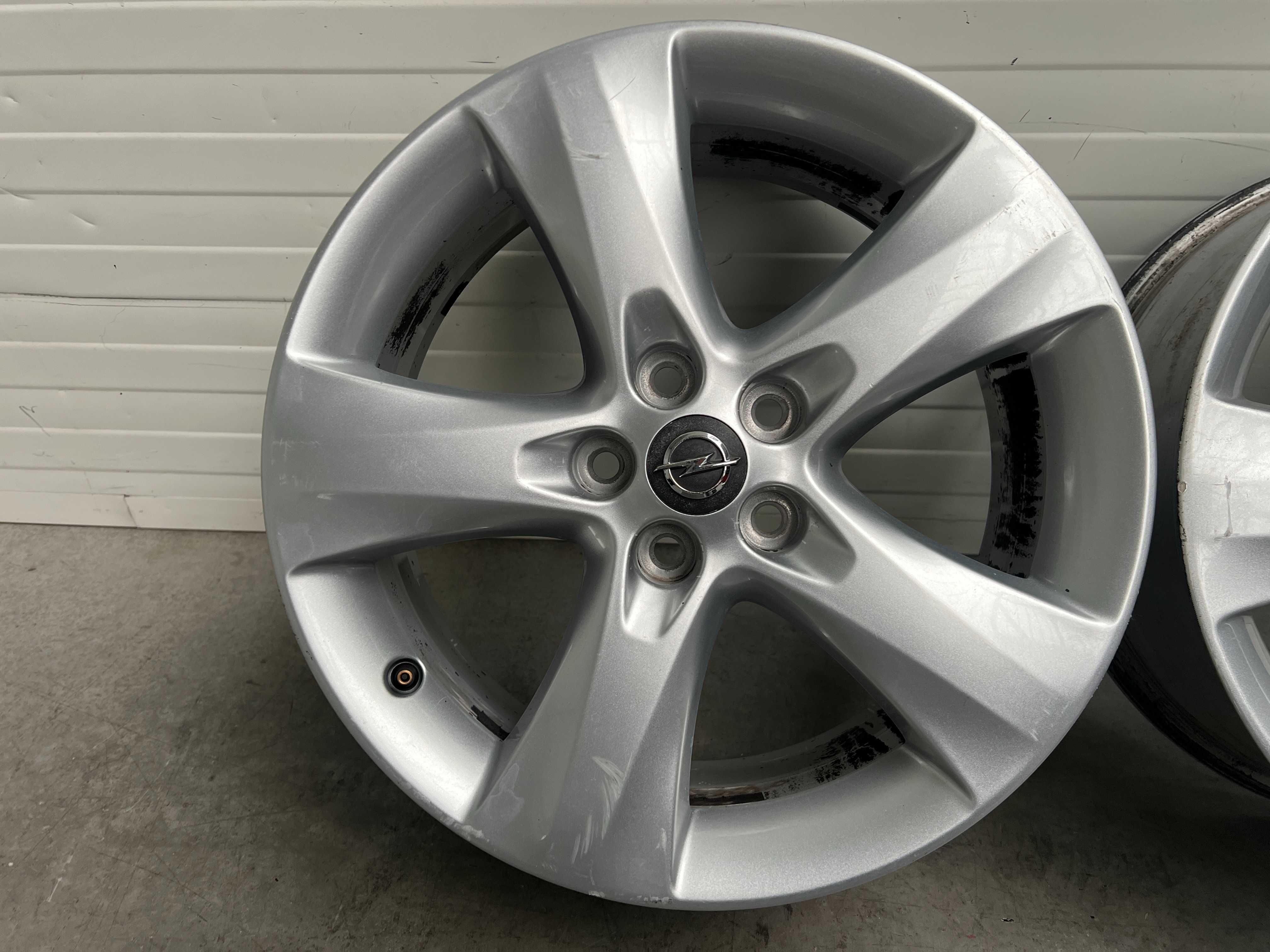 Felgi Opel Astra J 7J ET42 17" 5x105