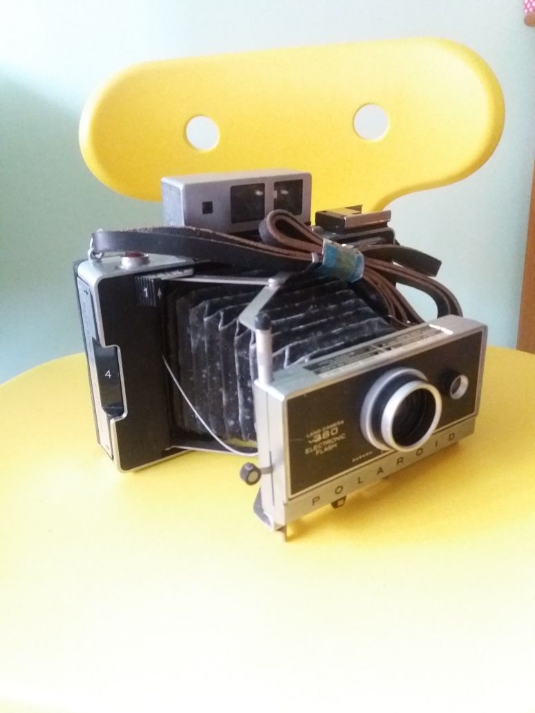 Maquina fotográfica poloroid antiga