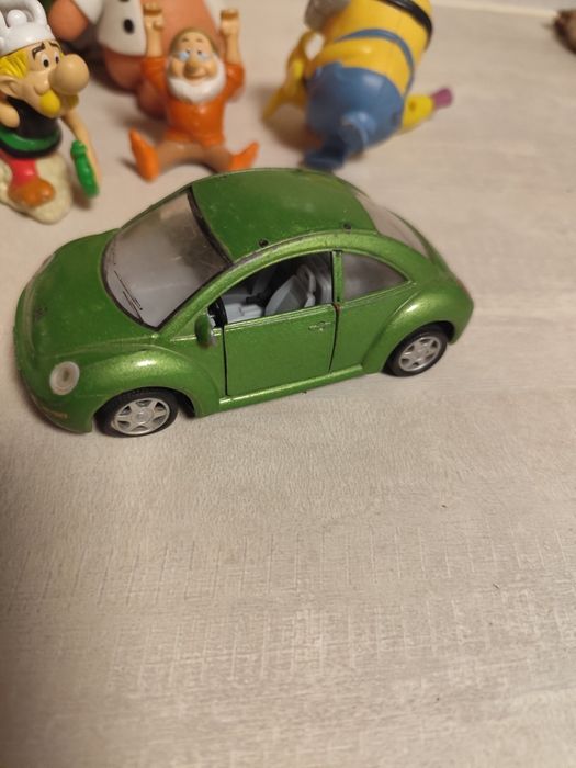 Лот дитячих іграшок