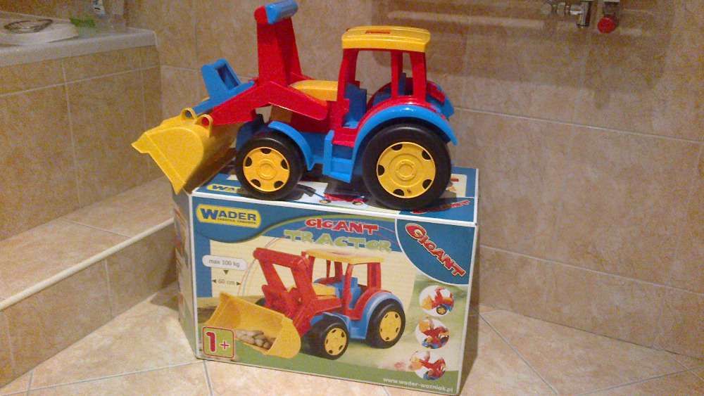 Traktor Gigant firmy Wader