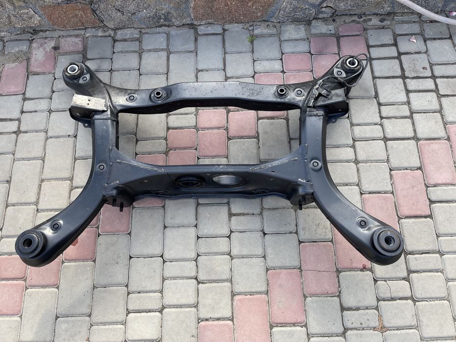 Задний подрамник.лексус RX.,10-15год