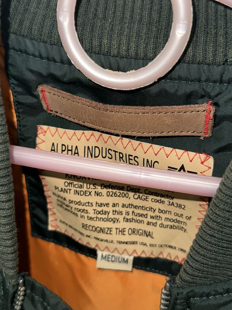 Нейлоновий бомбер Alpha Industries nylon green оригинал с лентой