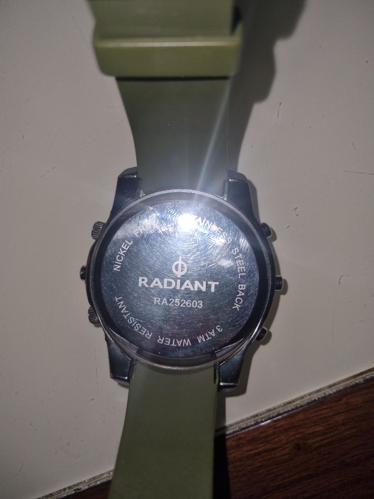 Relógio Radiant como novo