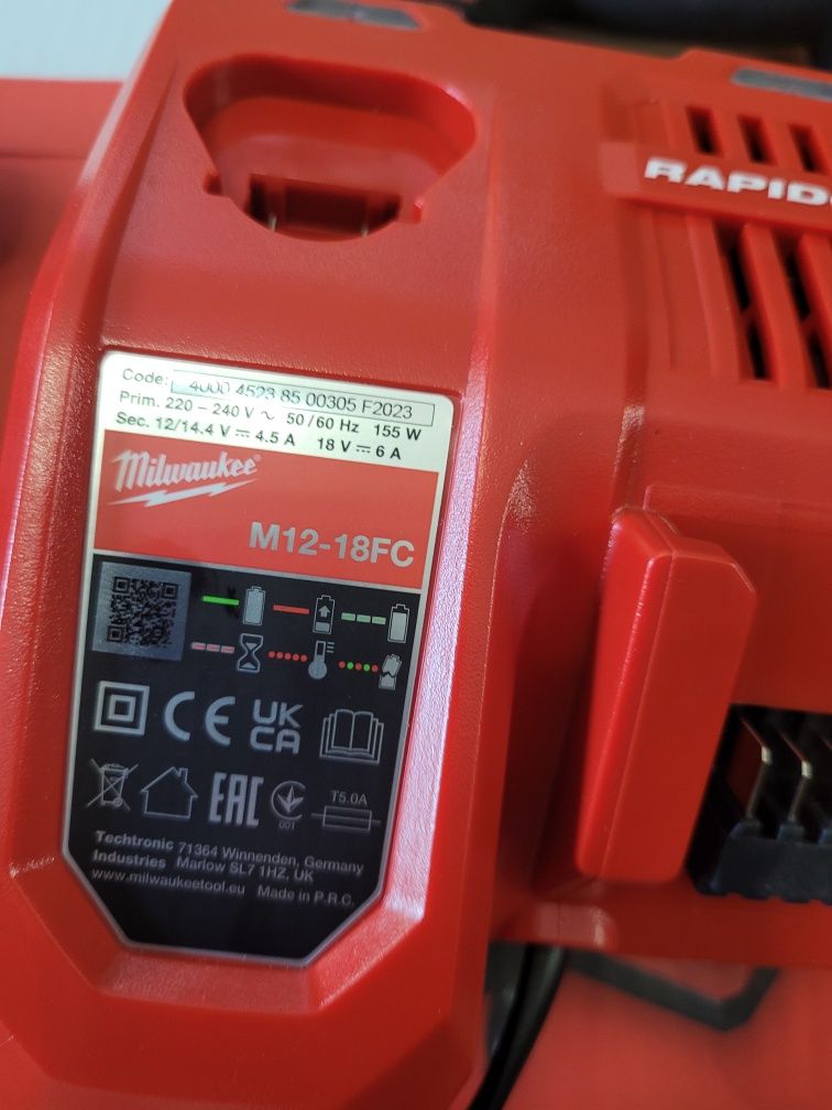 Milwaukee M18  CBLPD + ładowarka