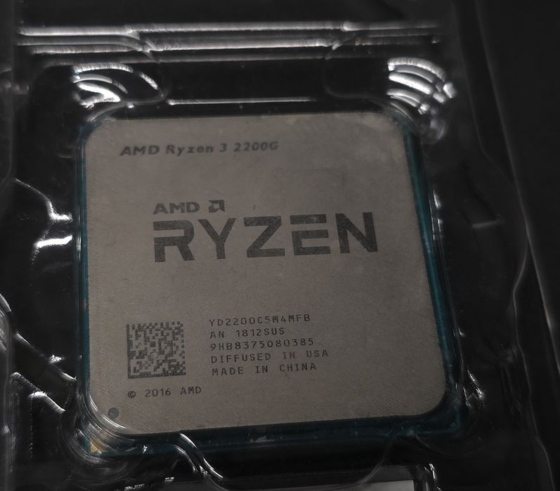 AMD Ryzen 3 2200g