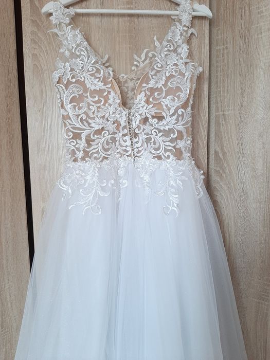 Suknia ślubna lit. A biała