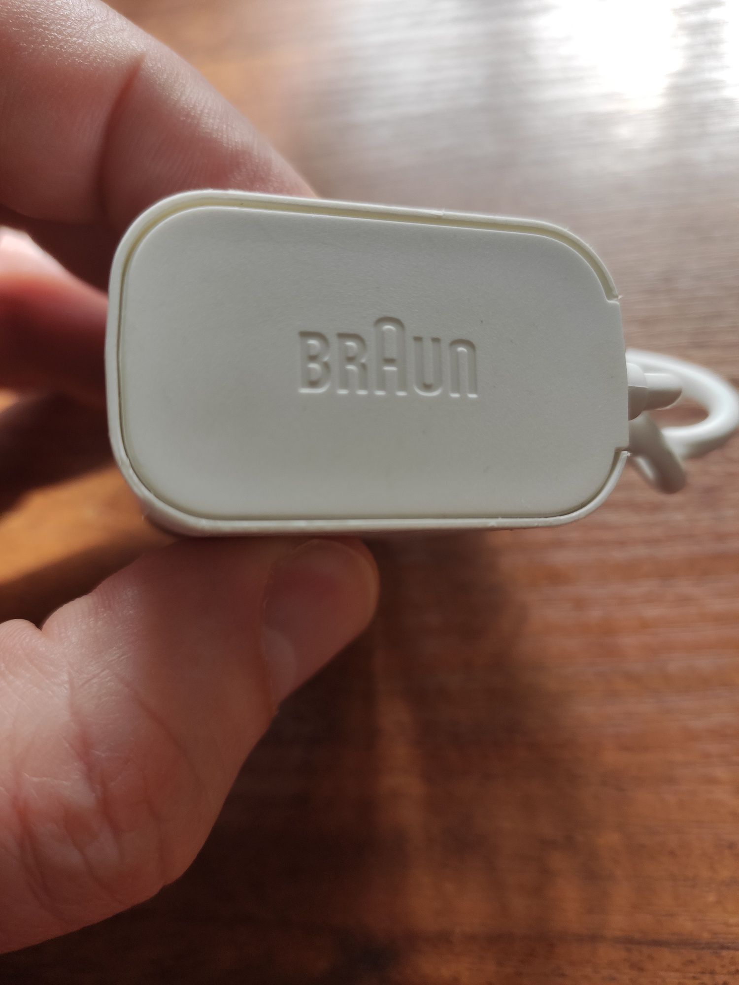 Зарядка для бритви Braun
