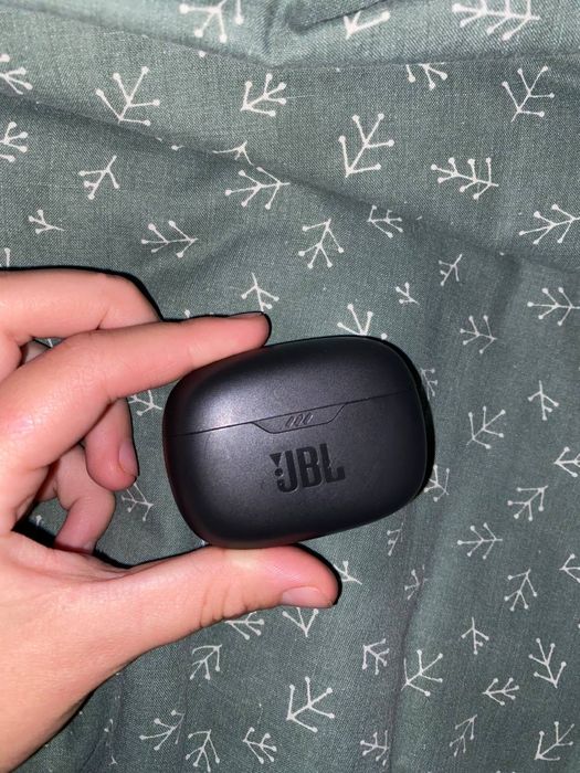 Беспроводные наушники JBL Wave Beam