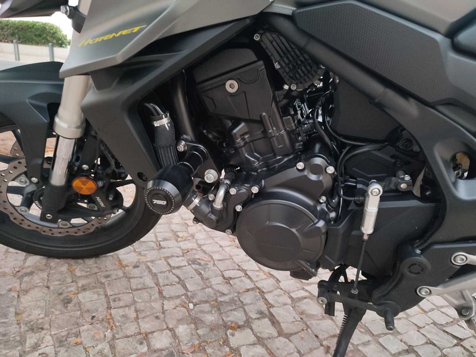 Honda hornet750 ano2025
