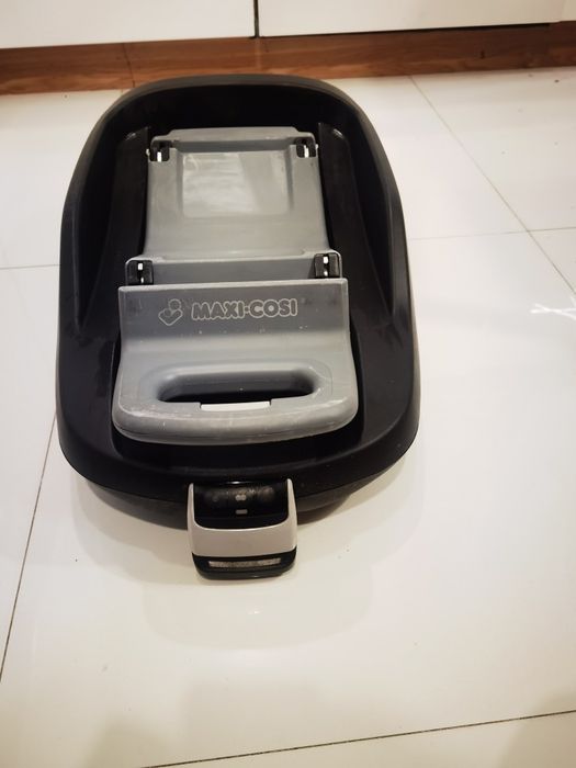 Fotelik samochodowy Maxi-Cosi 0–13 kg + baza FamilyFix