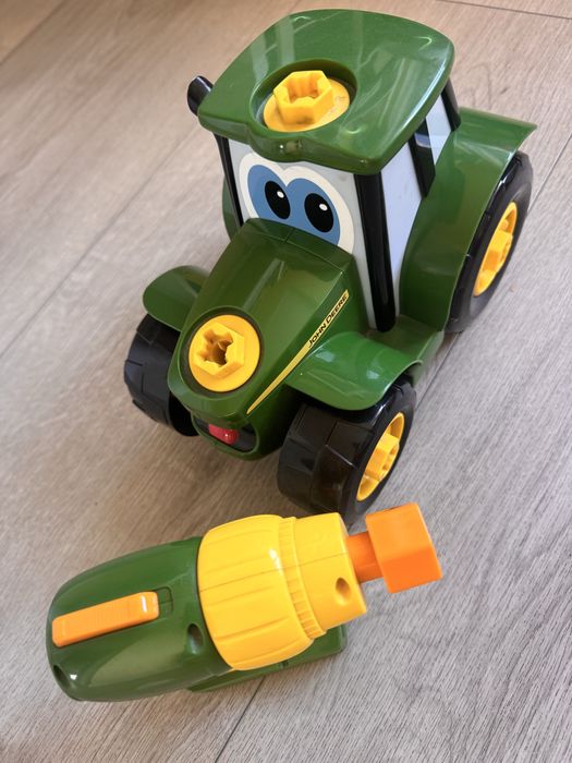 Traktor John Deere + wkrętarka – zabawka dla dzieci