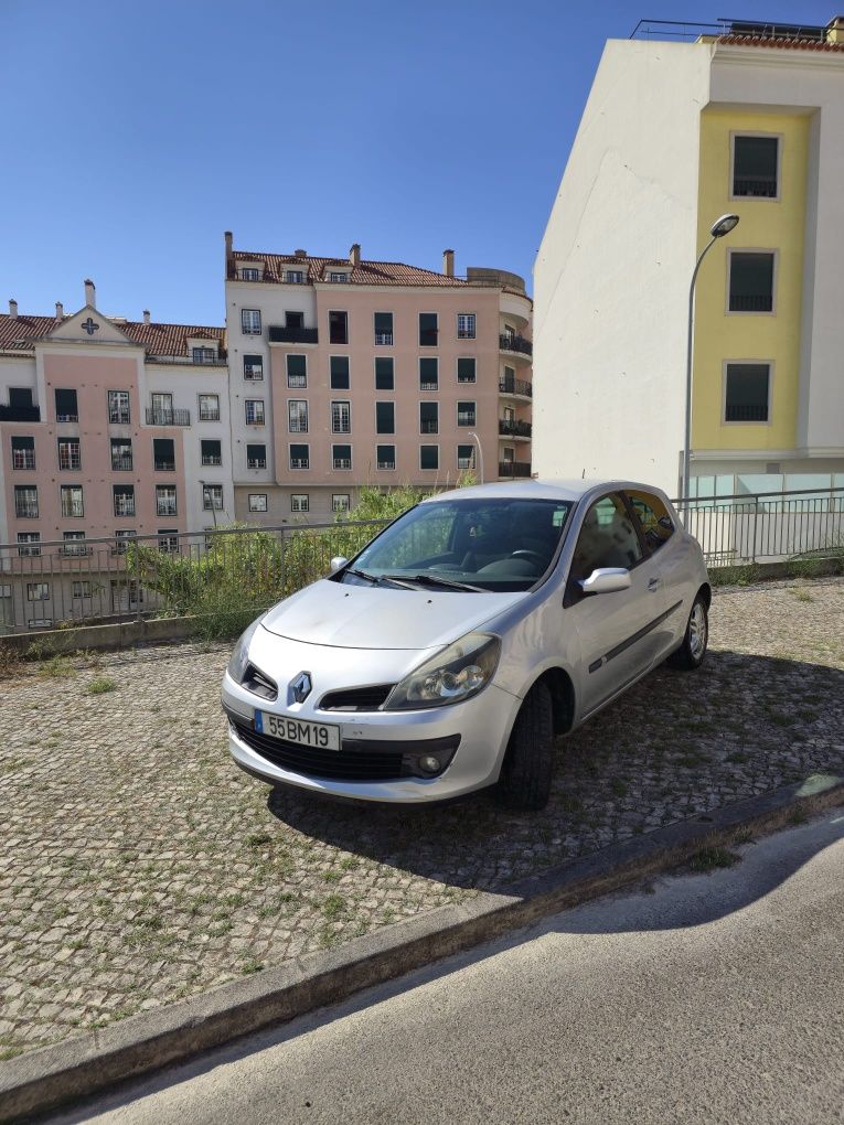 Renault Clio 1.2 gasolina 5 Lugares 2006