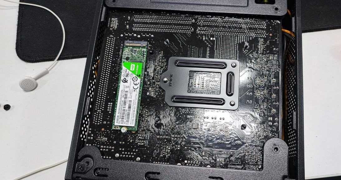 Продам Міні ПК Intel Core i3-8100 в робочому стані