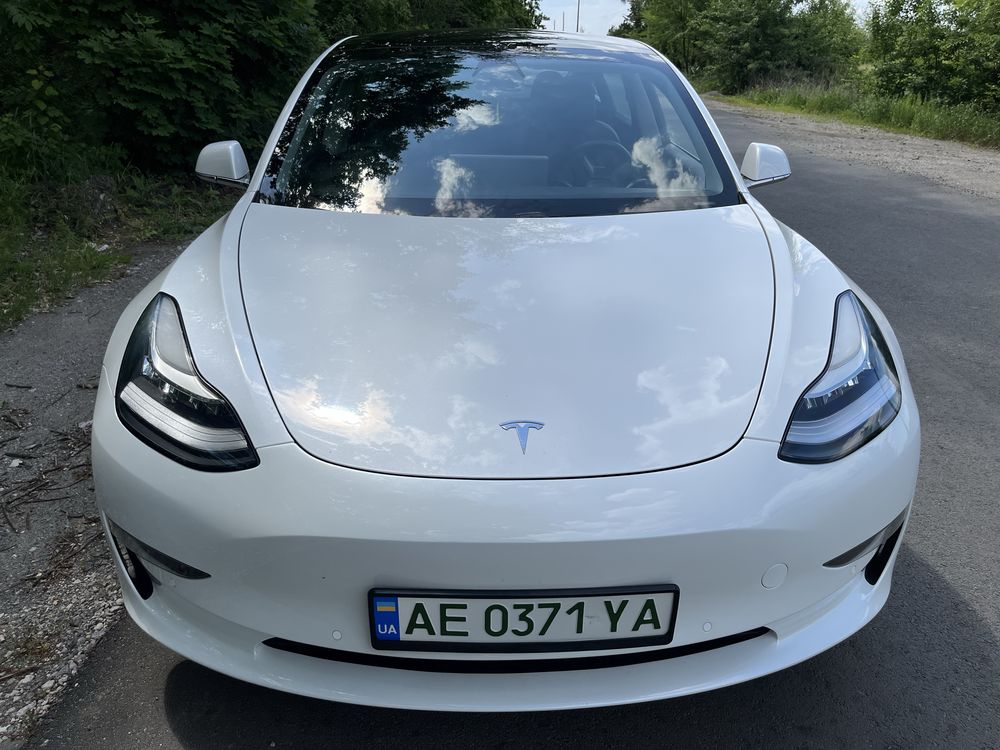 Tesla model 3 standard range plus