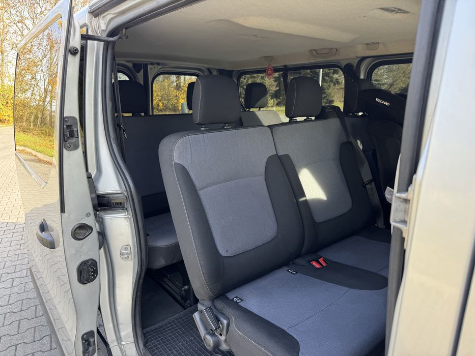 Opel Vivaro Long 1.6 DCI * 9- cio osob * 2 x drzwi przesuwne * Klima *