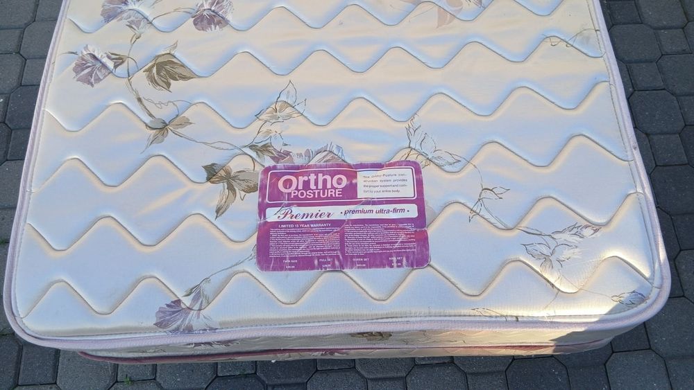 Ліжко металеве з матрацом