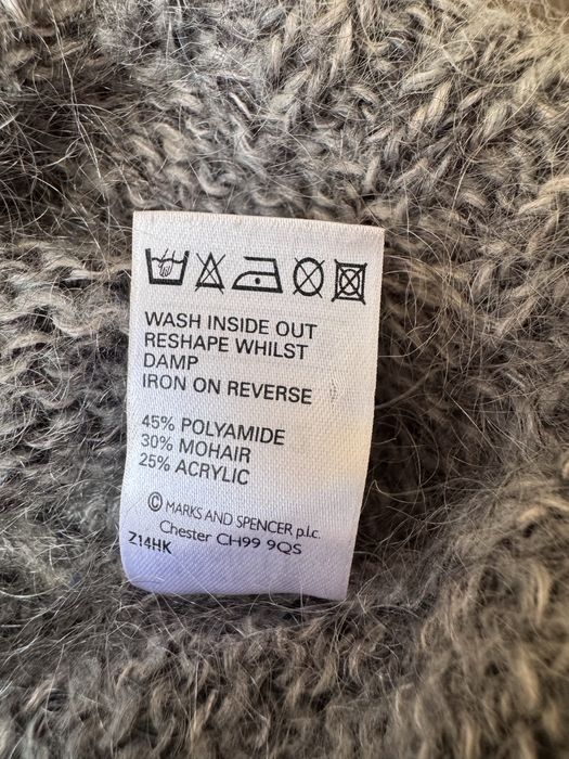 Теплий жіночий светр