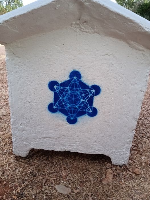 Casota de cimento para cão médio, restaurada, como nova