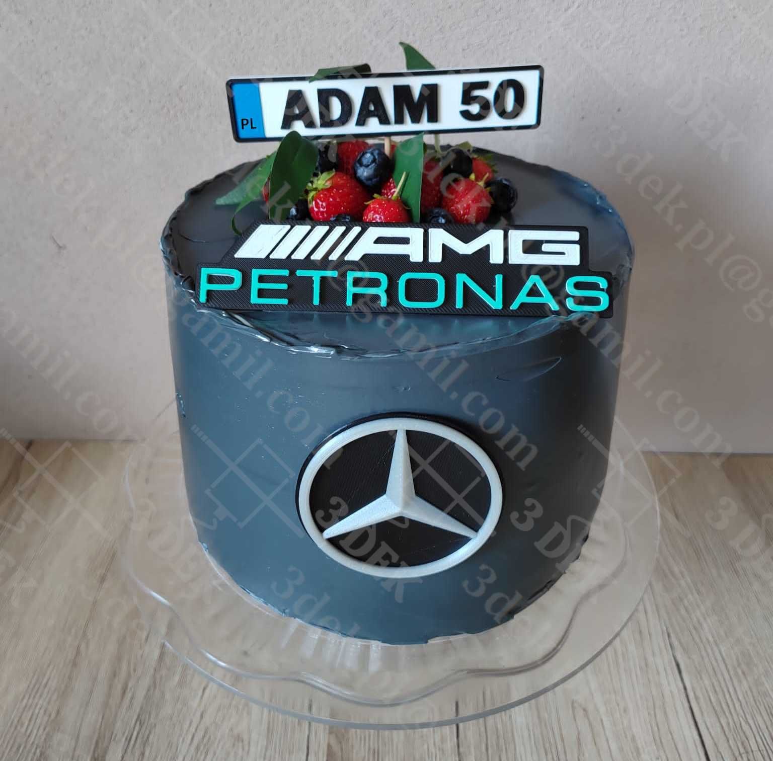 Dekoracje na tort dla fana marki Mercedes. AMG PETRONAS !!