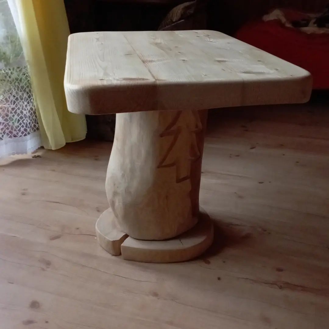 Stolik drewniany góralski