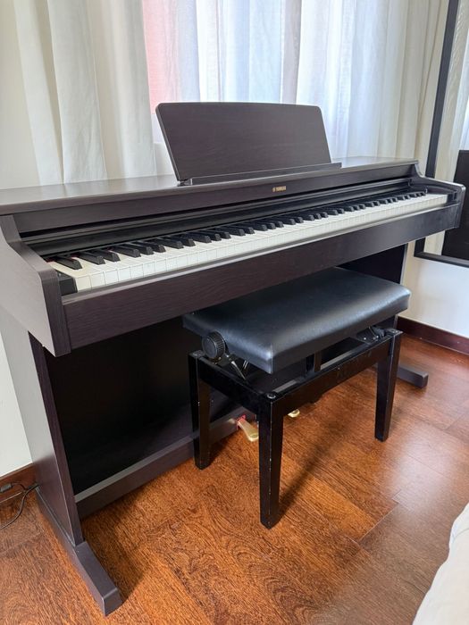 Piano em excelente estado