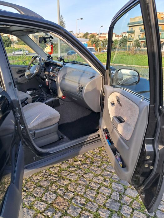 Grand Vitara 04/2000 Preto