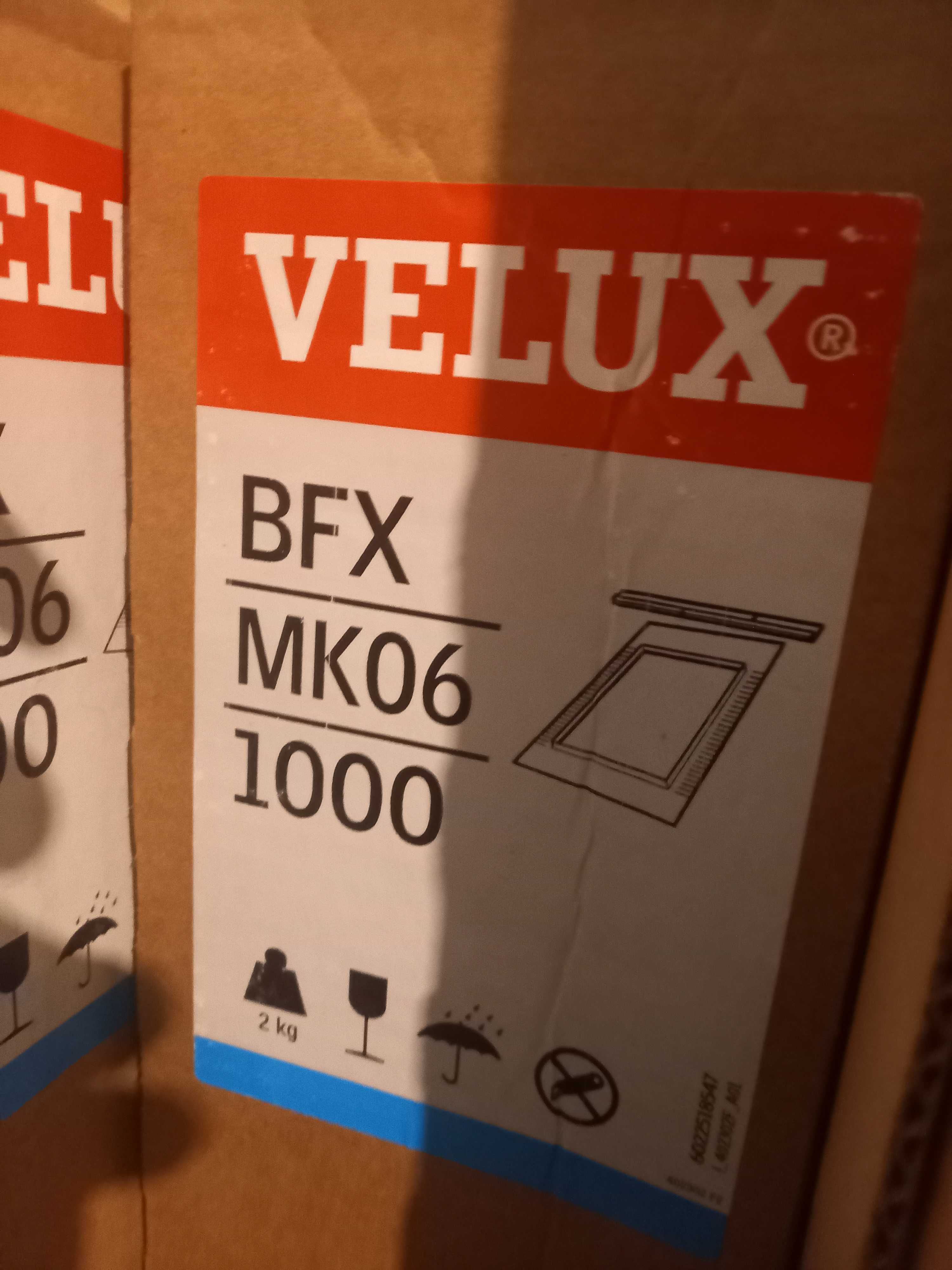 Okna Velux dachowe 2szt GLL MK06+kolnierz 2szt+markiza 2szt