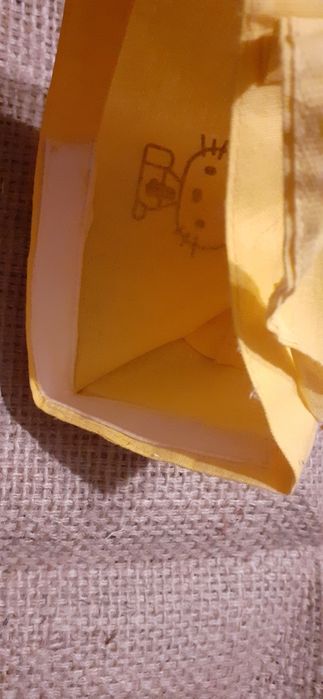 Żółty czepek z nadrukiem, bawełniany, nowy