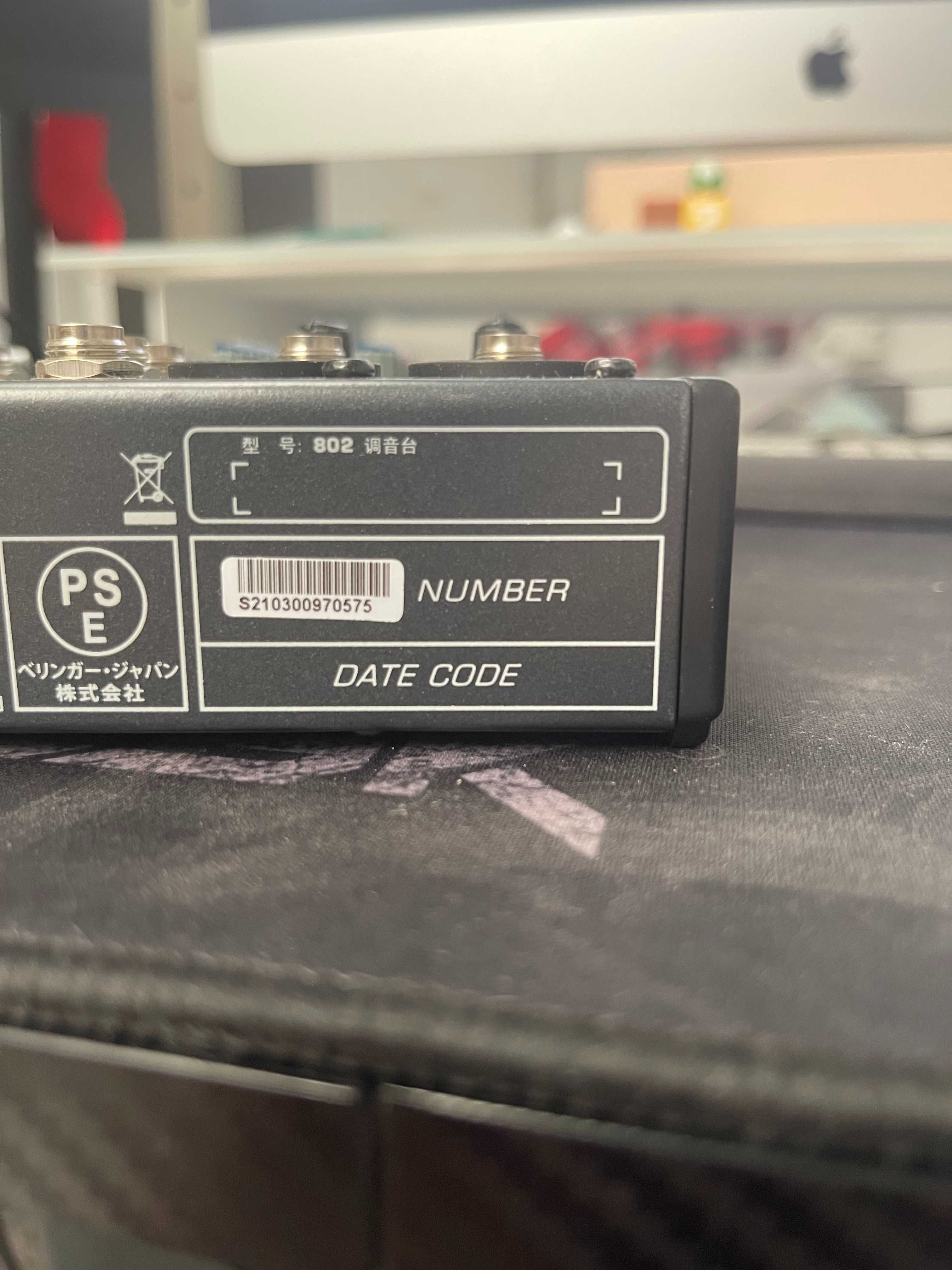 Mikser Behringer Xenyx 802 – kompaktowy, do mikrofonu i instrumentów
