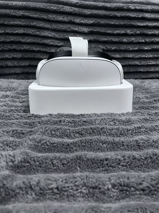 Продам б/ушлем виртуальной реальности+удобная маска и аккаунт.