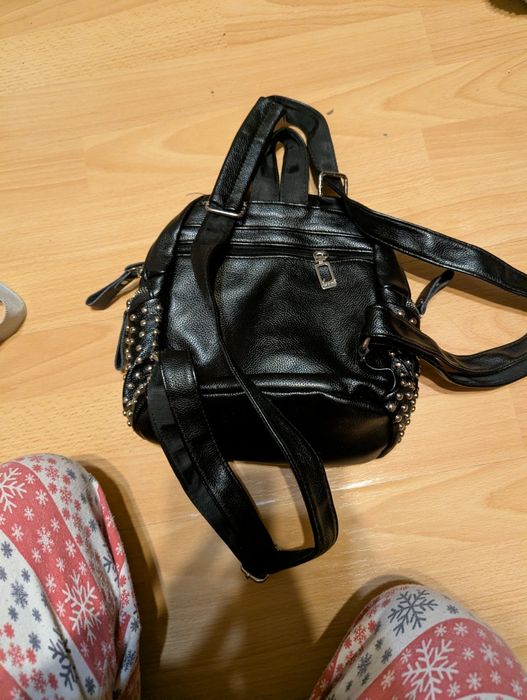 Чорна сумка під шкіру