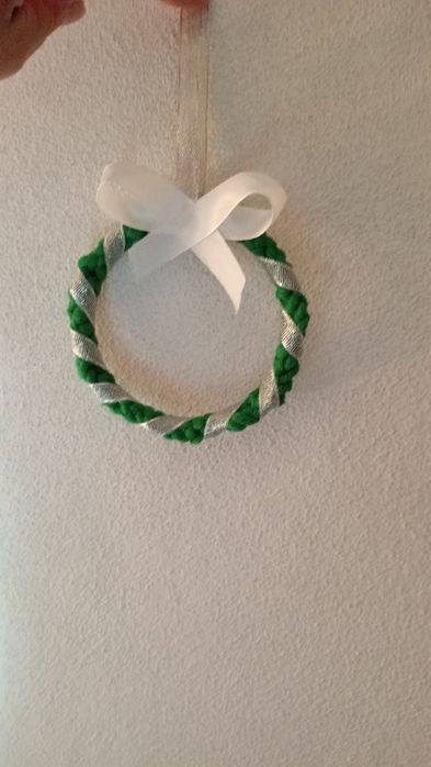 “Grinalda artesanal em macramé feita à mão”