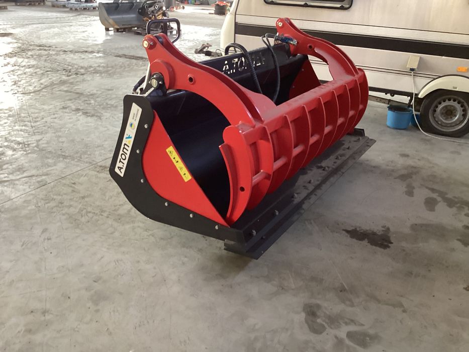 Ківш з прижимом до JCB